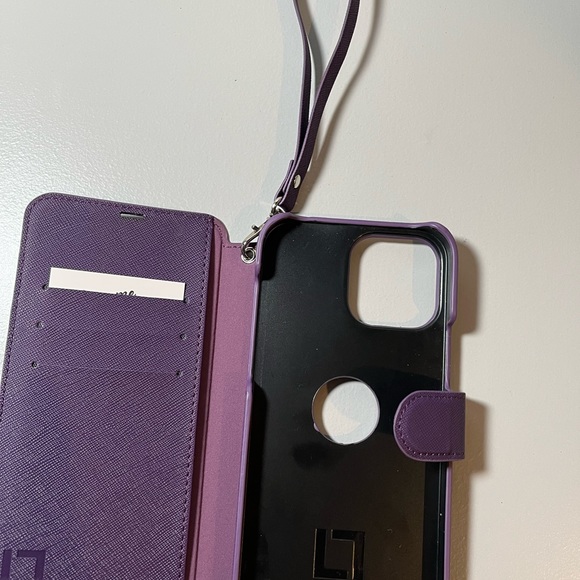 iPhone 13+ phone case - Picture 2 of 3